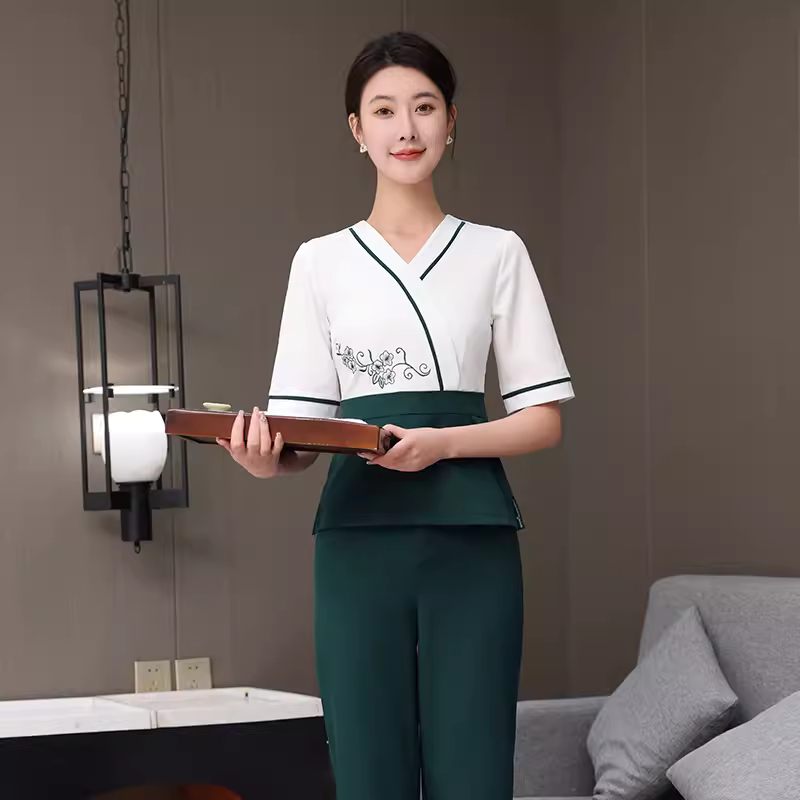 セラピスト
